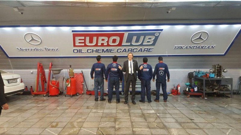 Cùng Mercedes Benz chăm sóc khách hàng